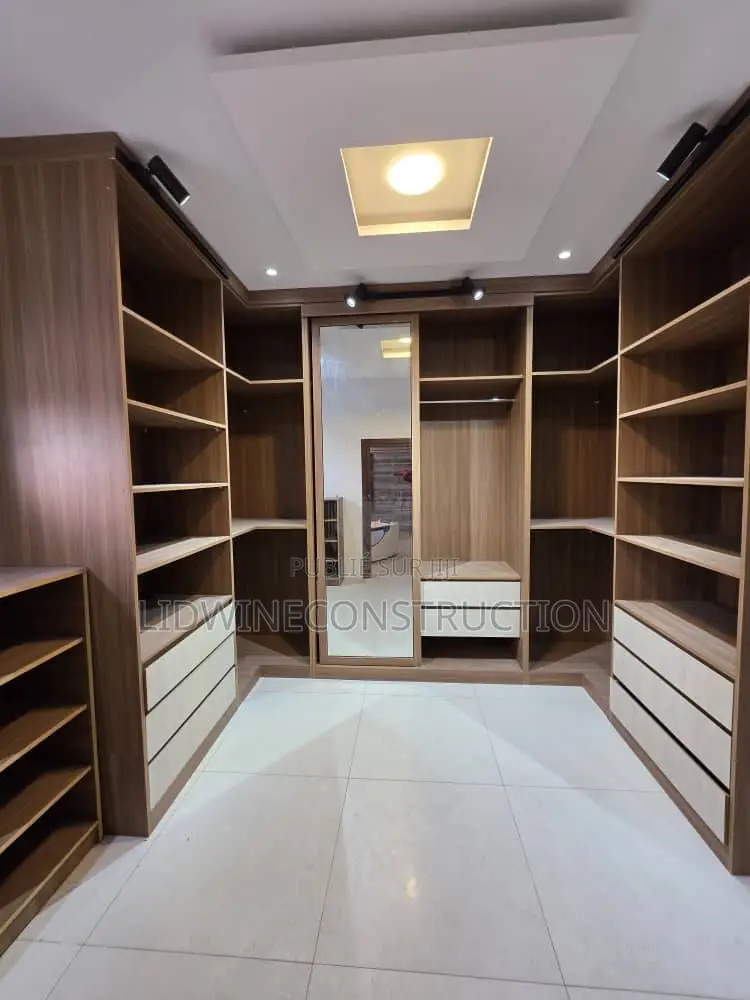 4chbre Duplex dans Cocody à Vendre