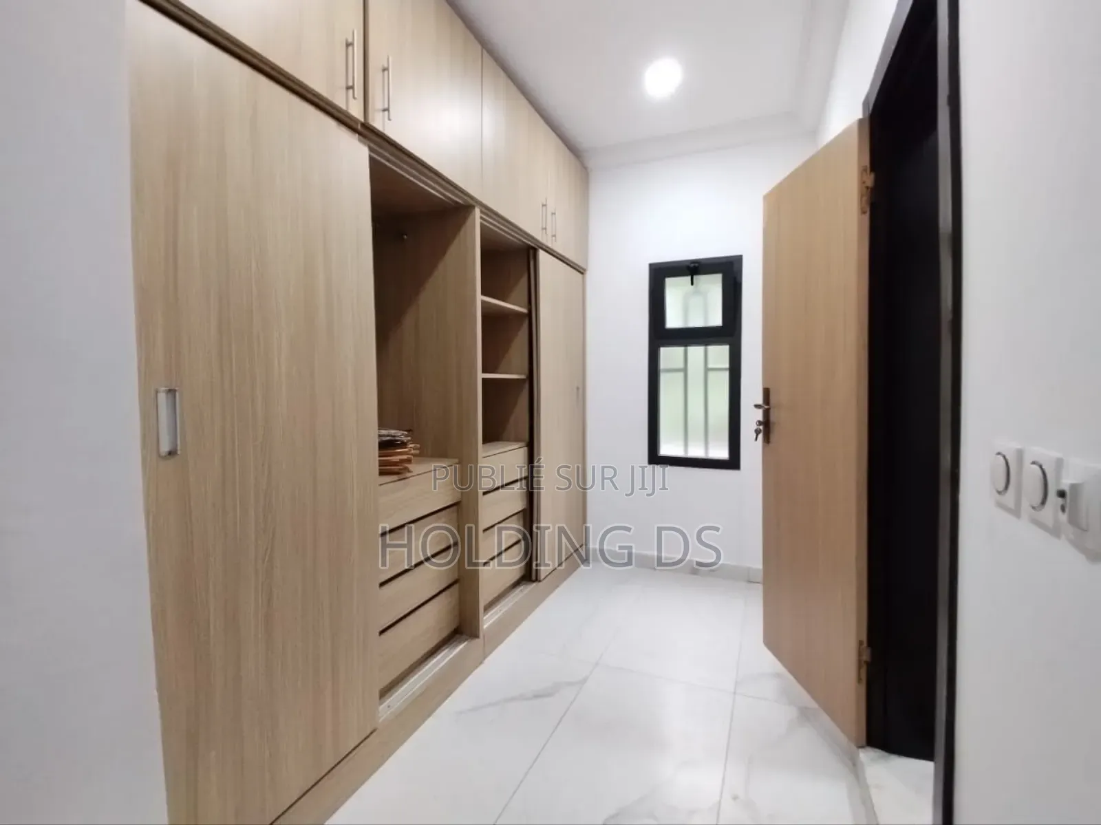 Furnished 2chbre Duplex dans Location Immobilière, Cocody à Vendre