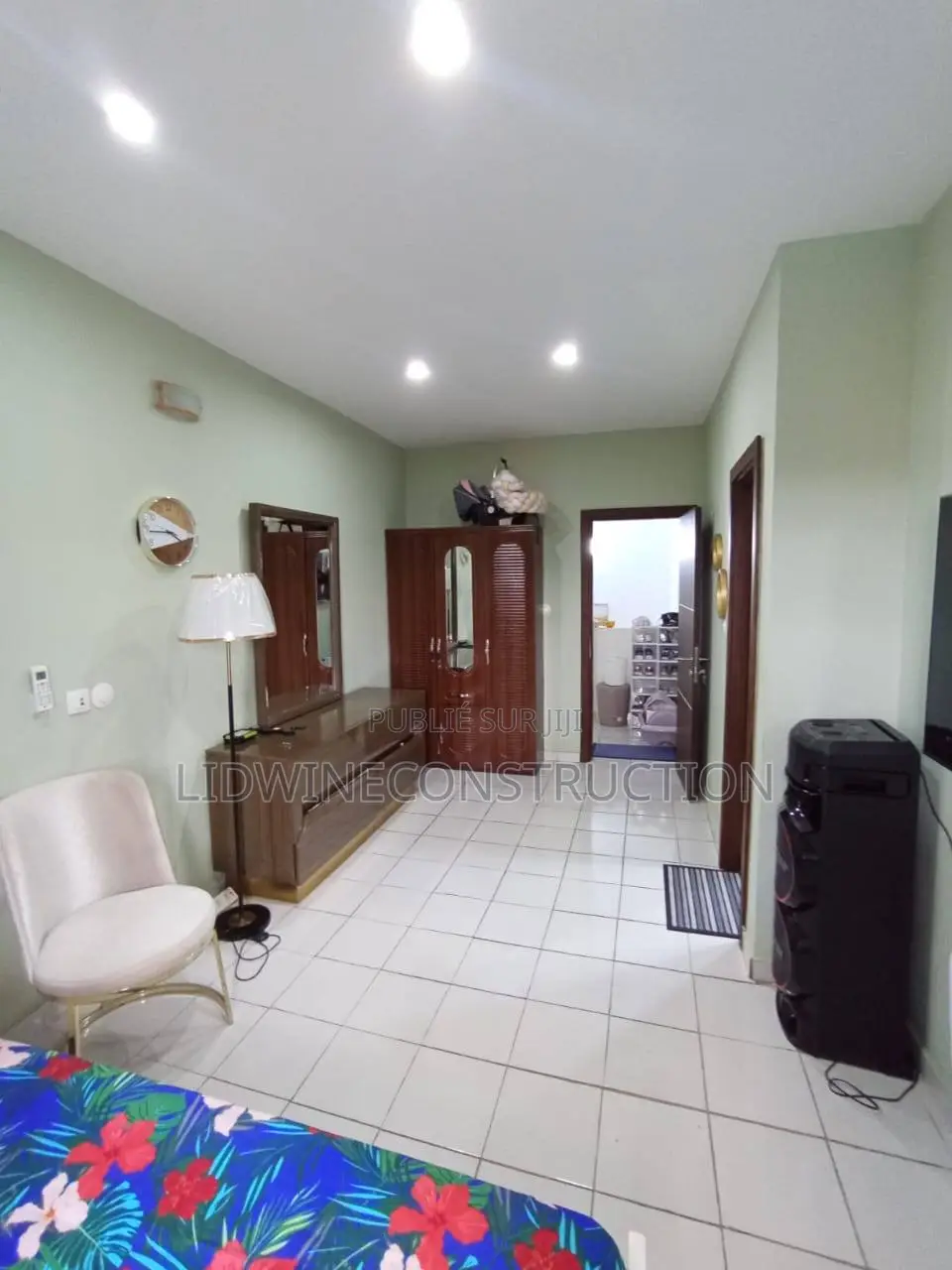 3chbre Villa dans Cocody à Vendre