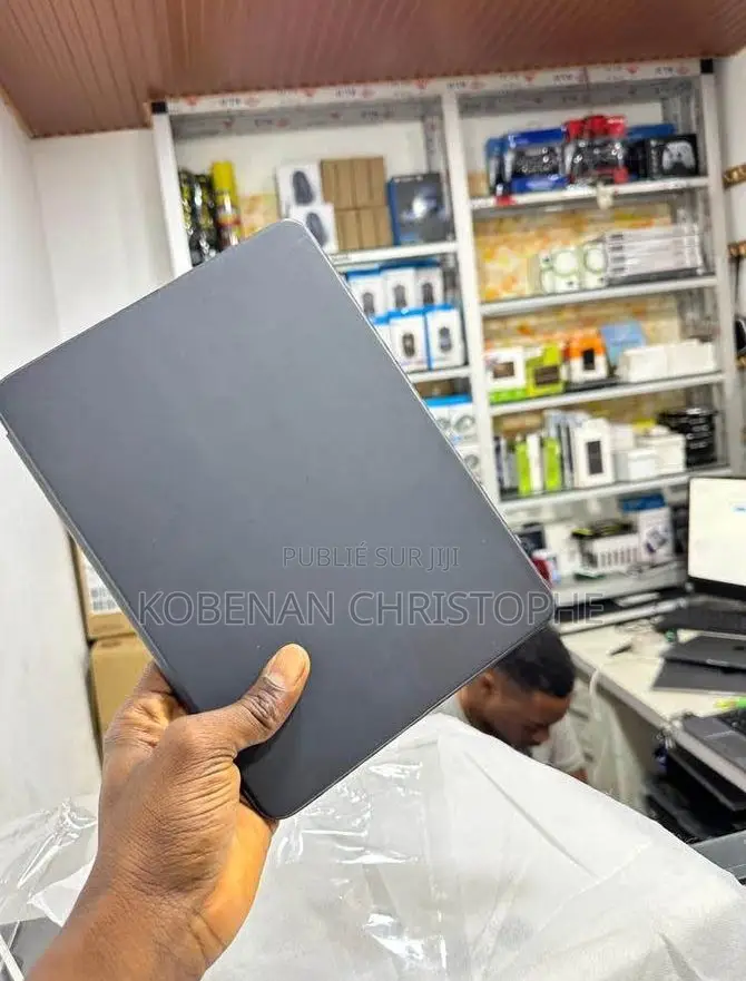 New Apple iPad 10.2 (2020) Wi-Fi 512 GO Black