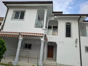 6chbre Duplex dans Duplex, Cocody à Louer