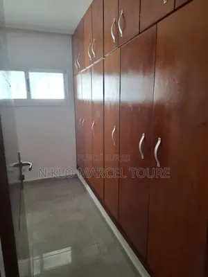 6chbre Duplex dans Duplex, Cocody à Louer