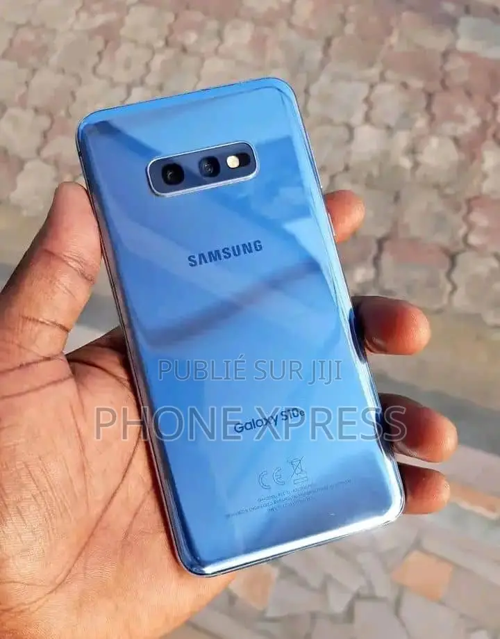 New Samsung Galaxy S10e 128 GB Blue