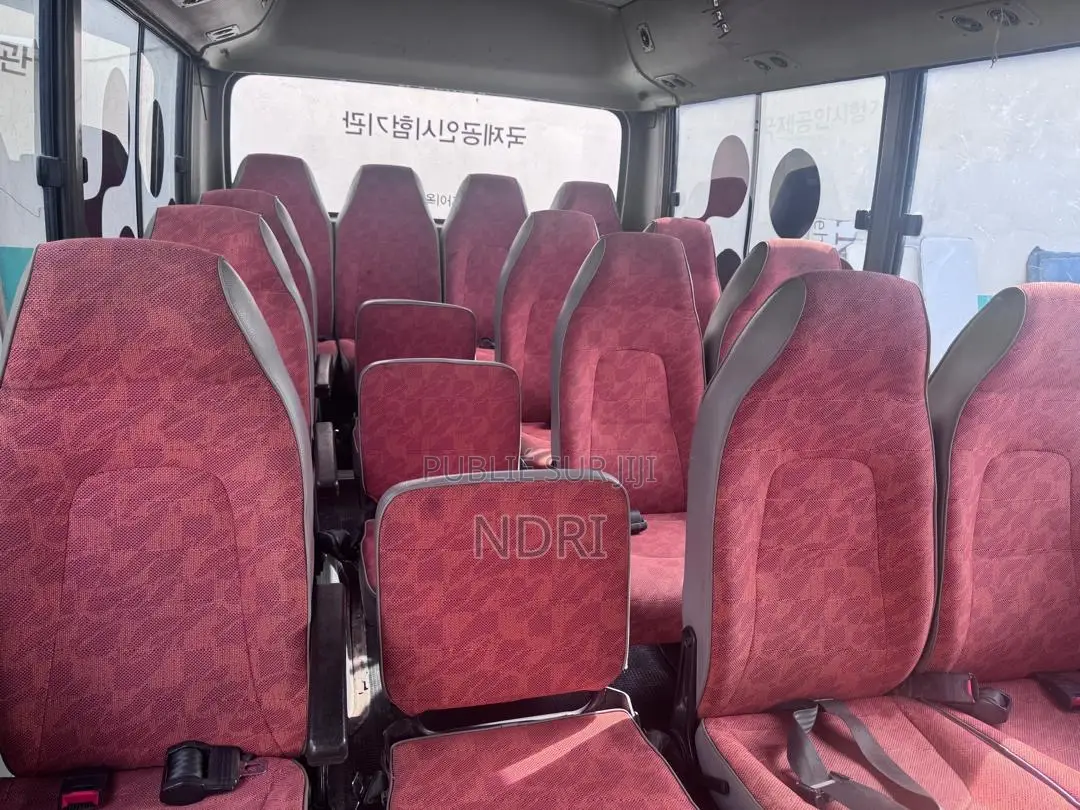 Hyundai Aero 2016 Jaune