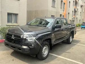 Mitsubishi L200 2025 Black