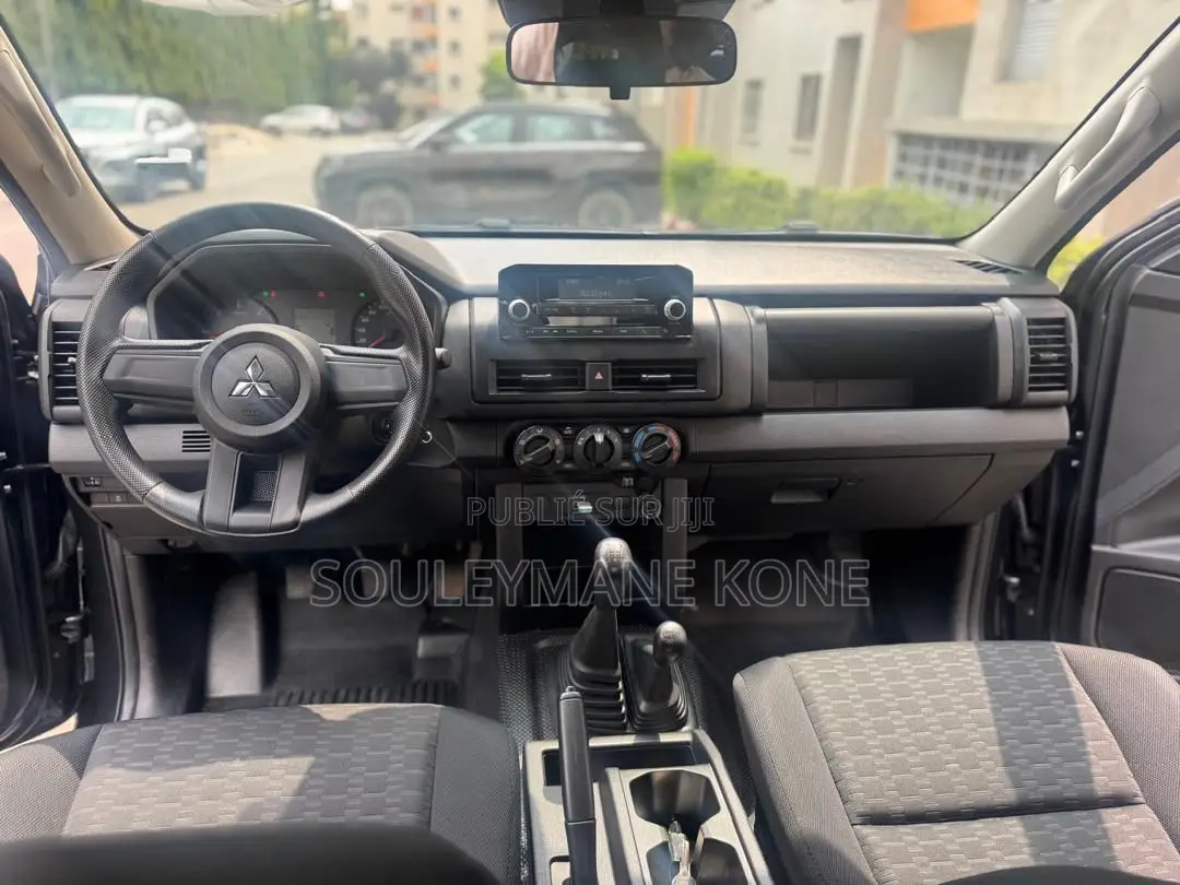 Mitsubishi L200 2025 Black