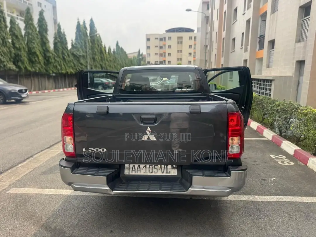 Mitsubishi L200 2025 Black