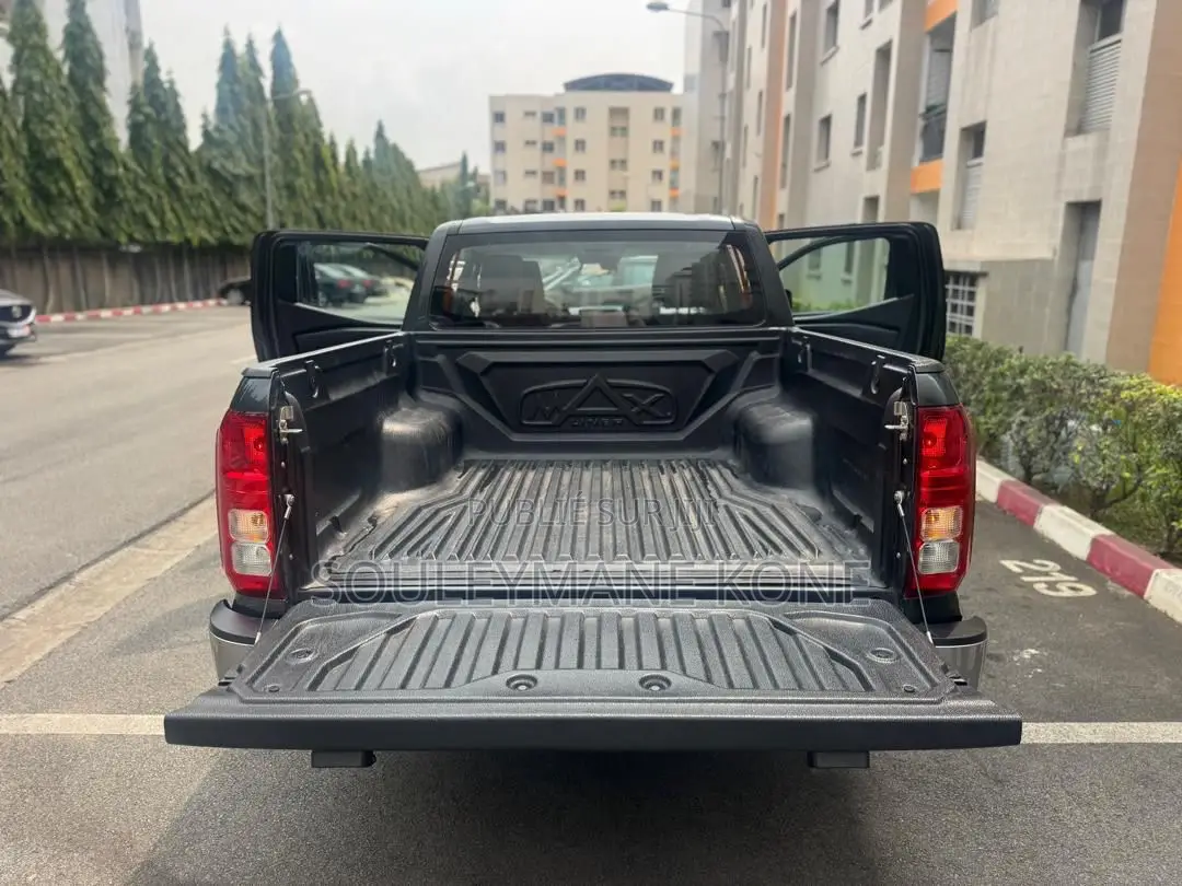 Mitsubishi L200 2025 Black