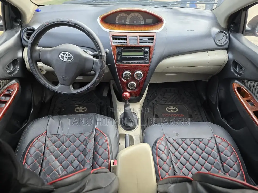 Toyota Yaris 2007 Orange