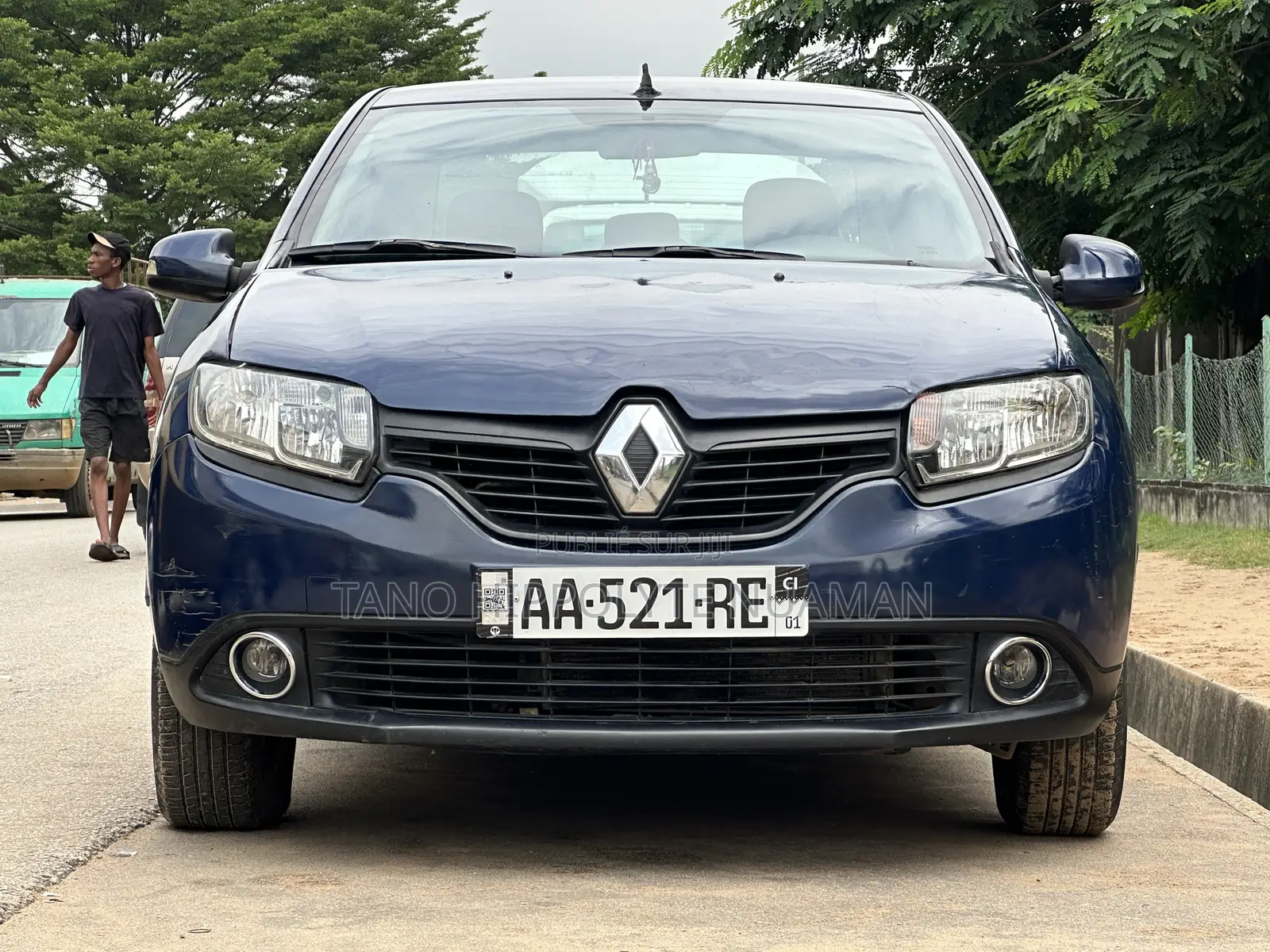 Renault Logan 2015 Blue