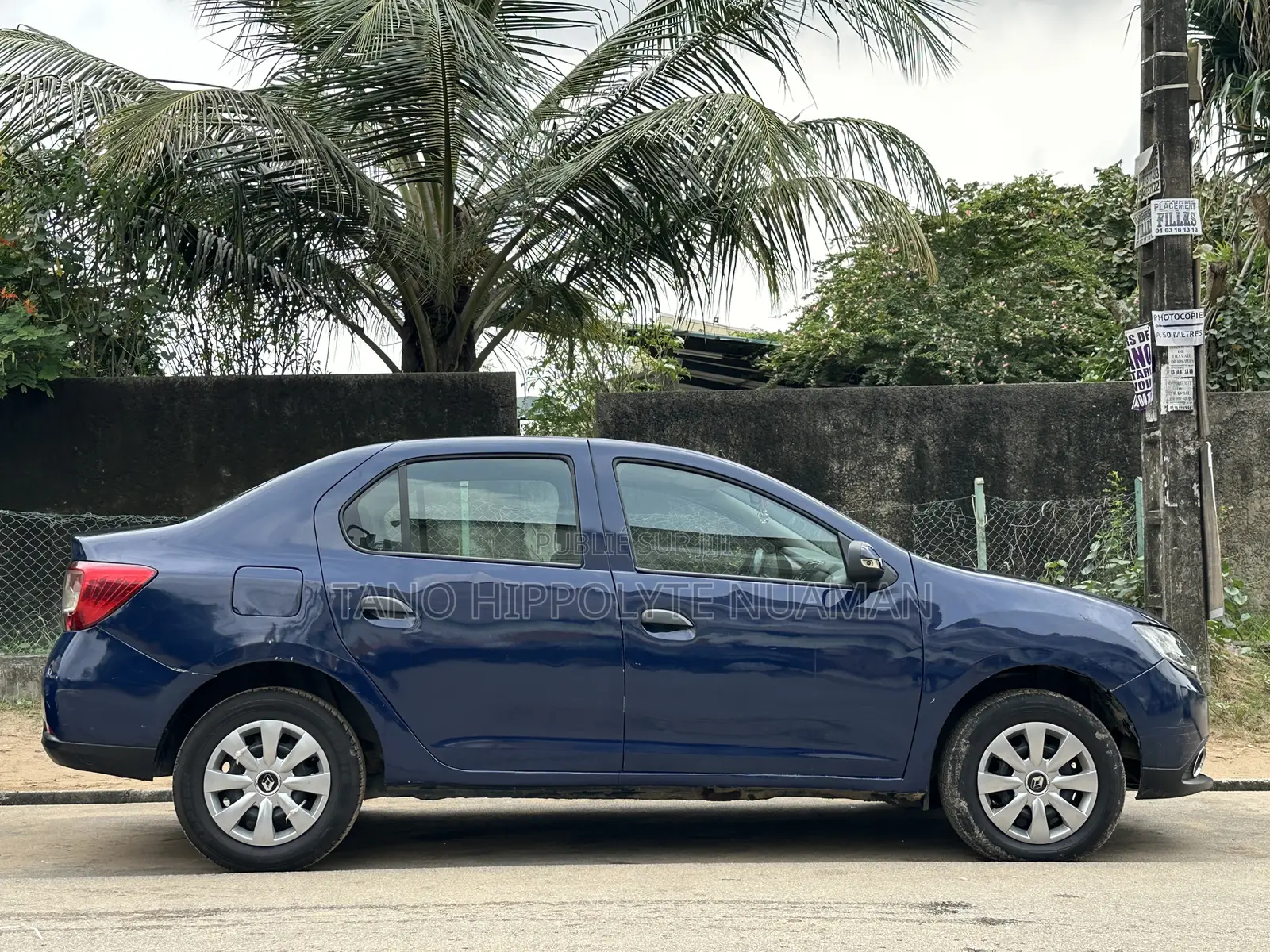 Renault Logan 2015 Blue