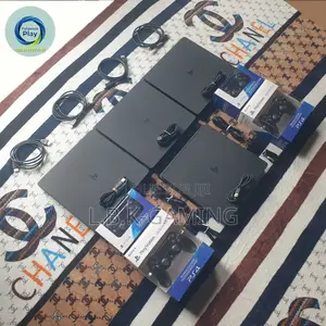 Ps4 Slim Encore Neuve Vendue Avec Reçu d'Achat Garantie De 6 Mois
