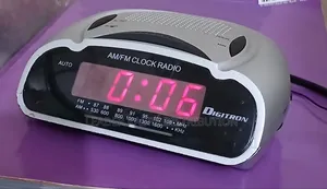 Radio-Réveil Numérique Am/Fm Digitron Cf-786
