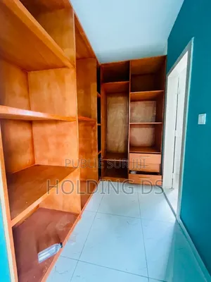 Furnished 5chbre Duplex dans Location Immobilière, Cocody à Vendre