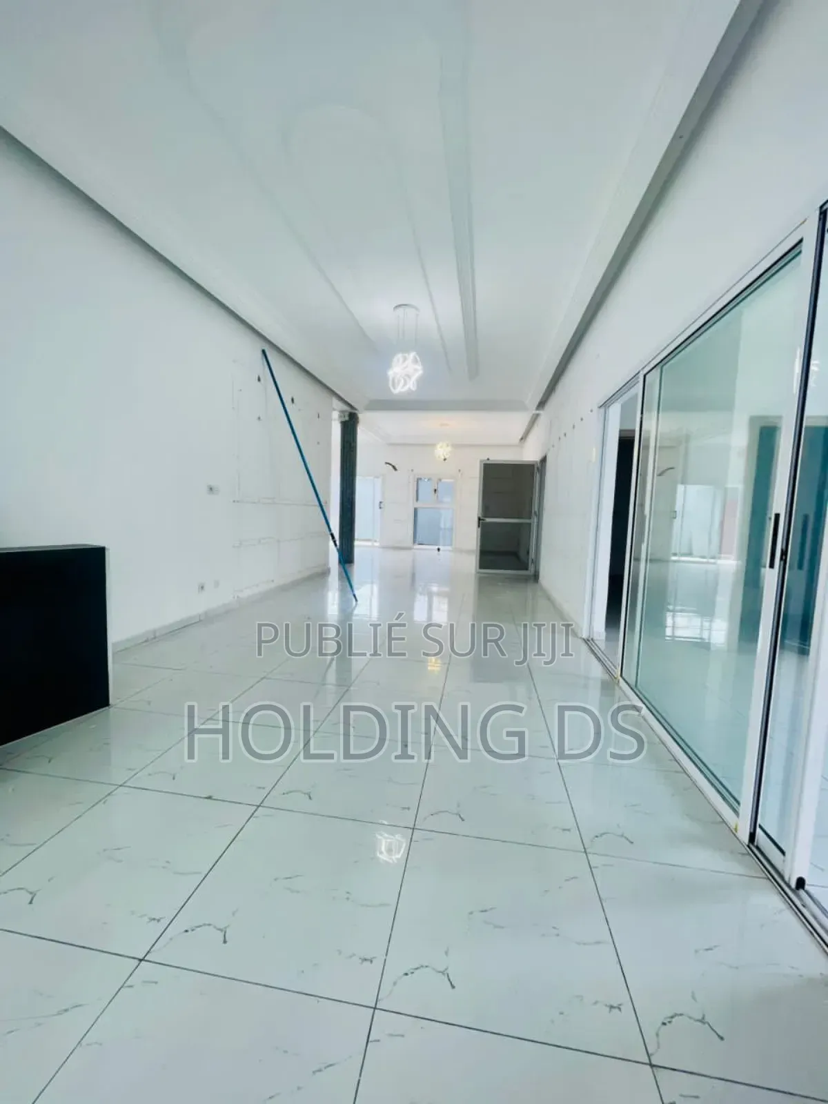 Furnished 5chbre Duplex dans Location Immobilière, Cocody à Vendre