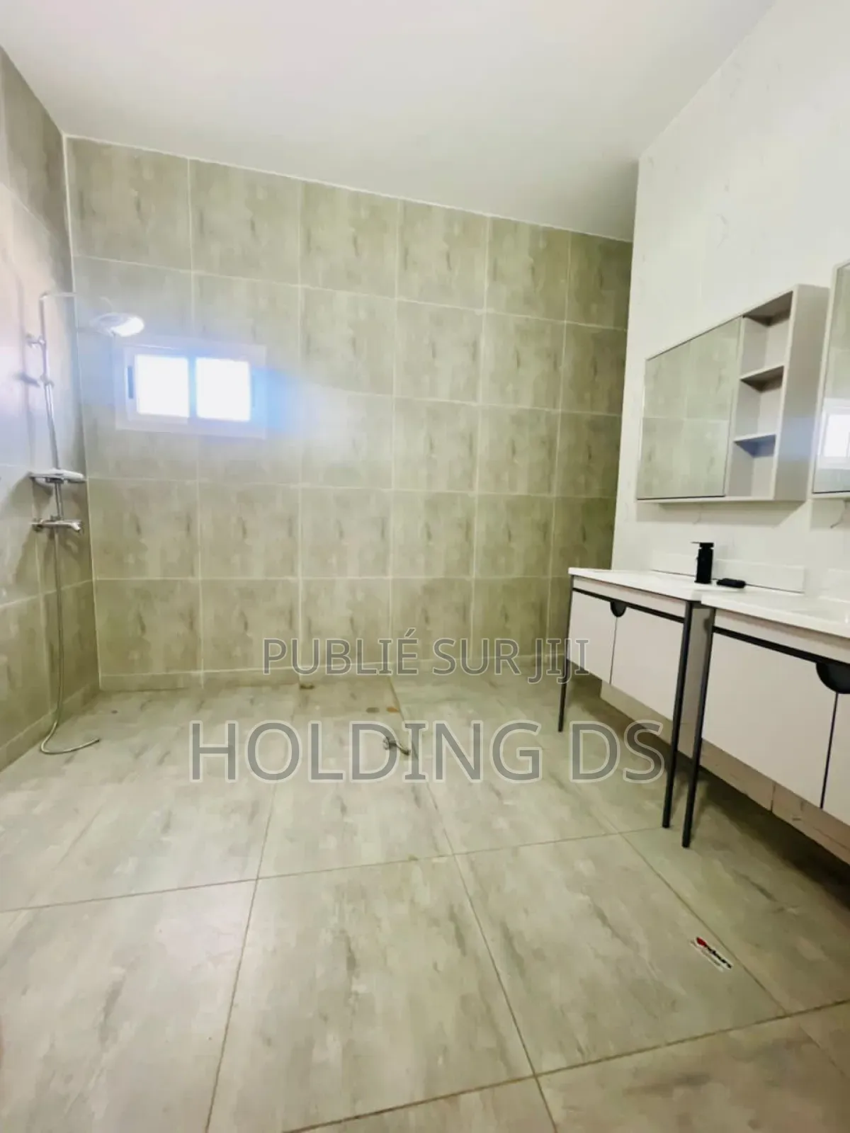 Furnished 5chbre Duplex dans Location Immobilière, Cocody à Vendre