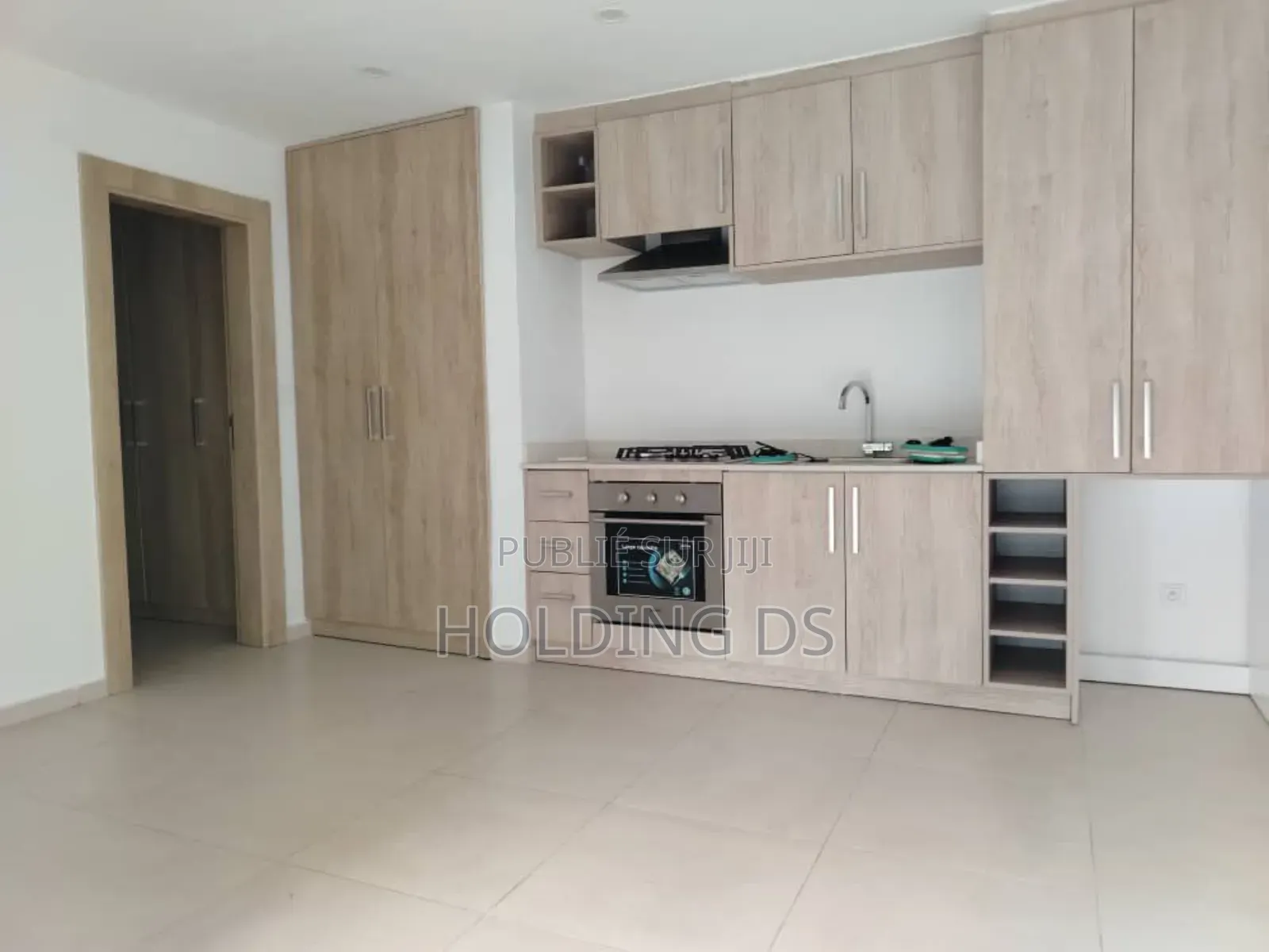 Furnished 3chbre Villa dans Location Immobilière, Cocody à Vendre