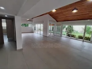 Furnished 3chbre Villa dans Location Immobilière, Cocody à Vendre