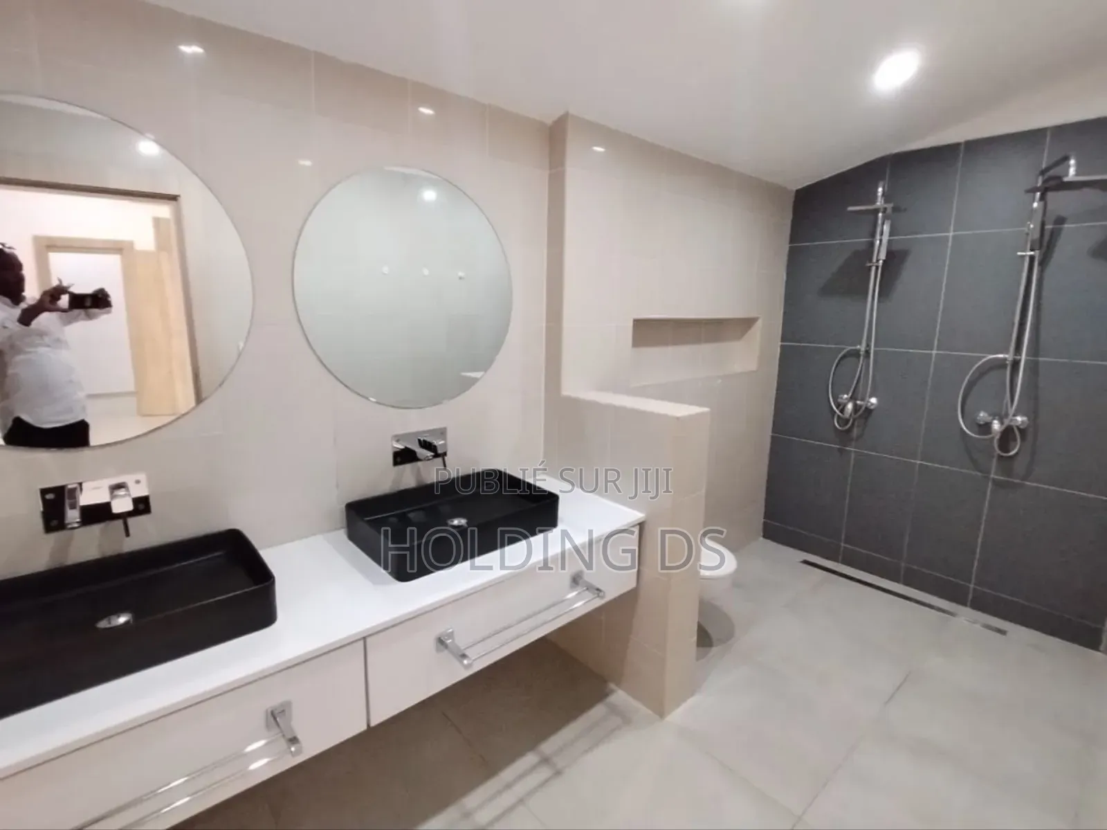 Furnished 3chbre Villa dans Location Immobilière, Cocody à Vendre