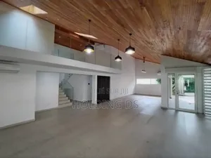 Furnished 3chbre Villa dans Location Immobilière, Cocody à Vendre