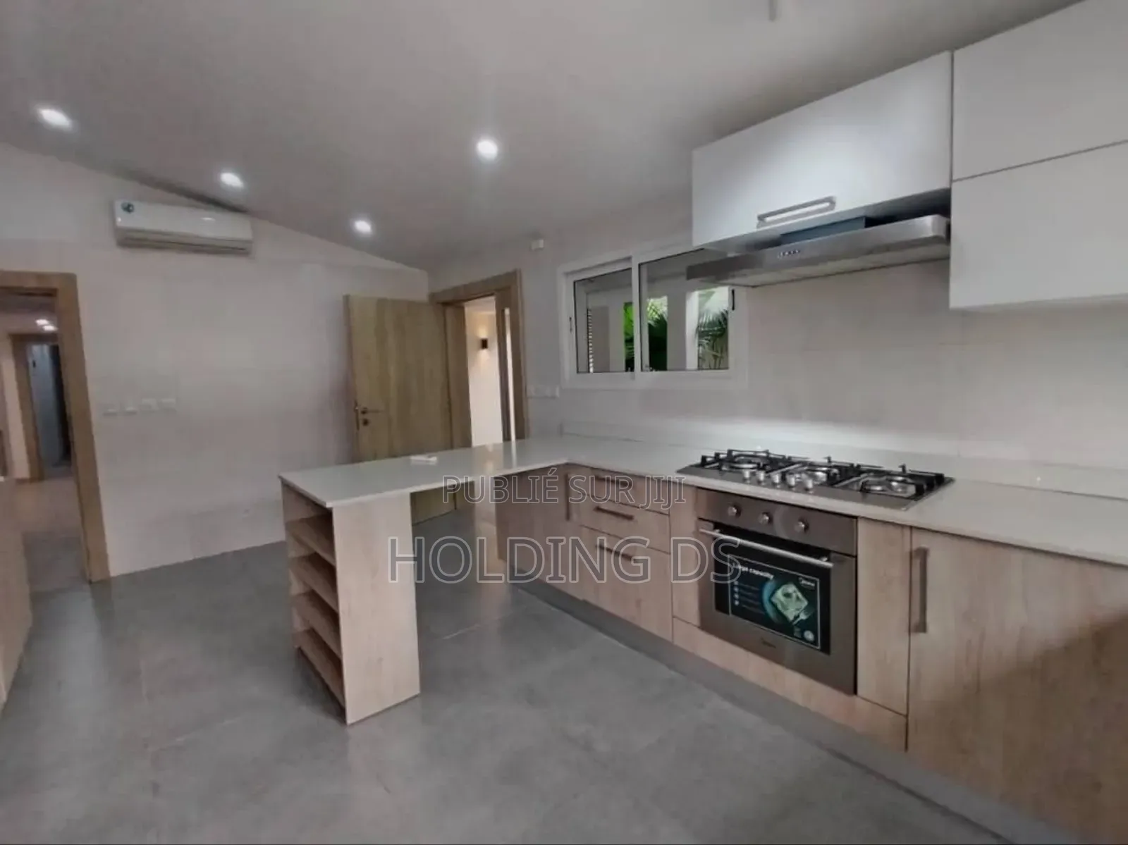 Furnished 3chbre Villa dans Location Immobilière, Cocody à Vendre