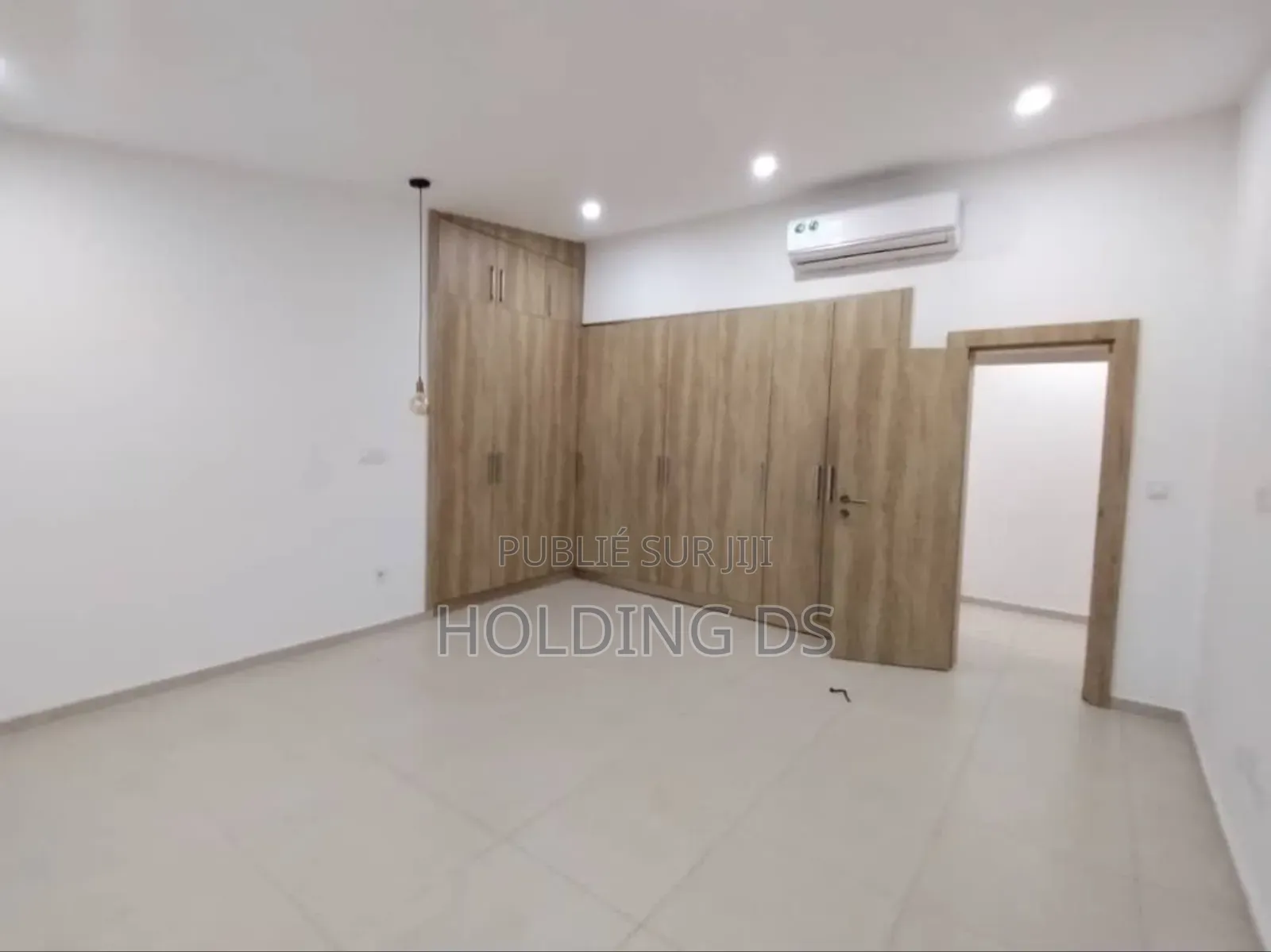 Furnished 3chbre Villa dans Location Immobilière, Cocody à Vendre