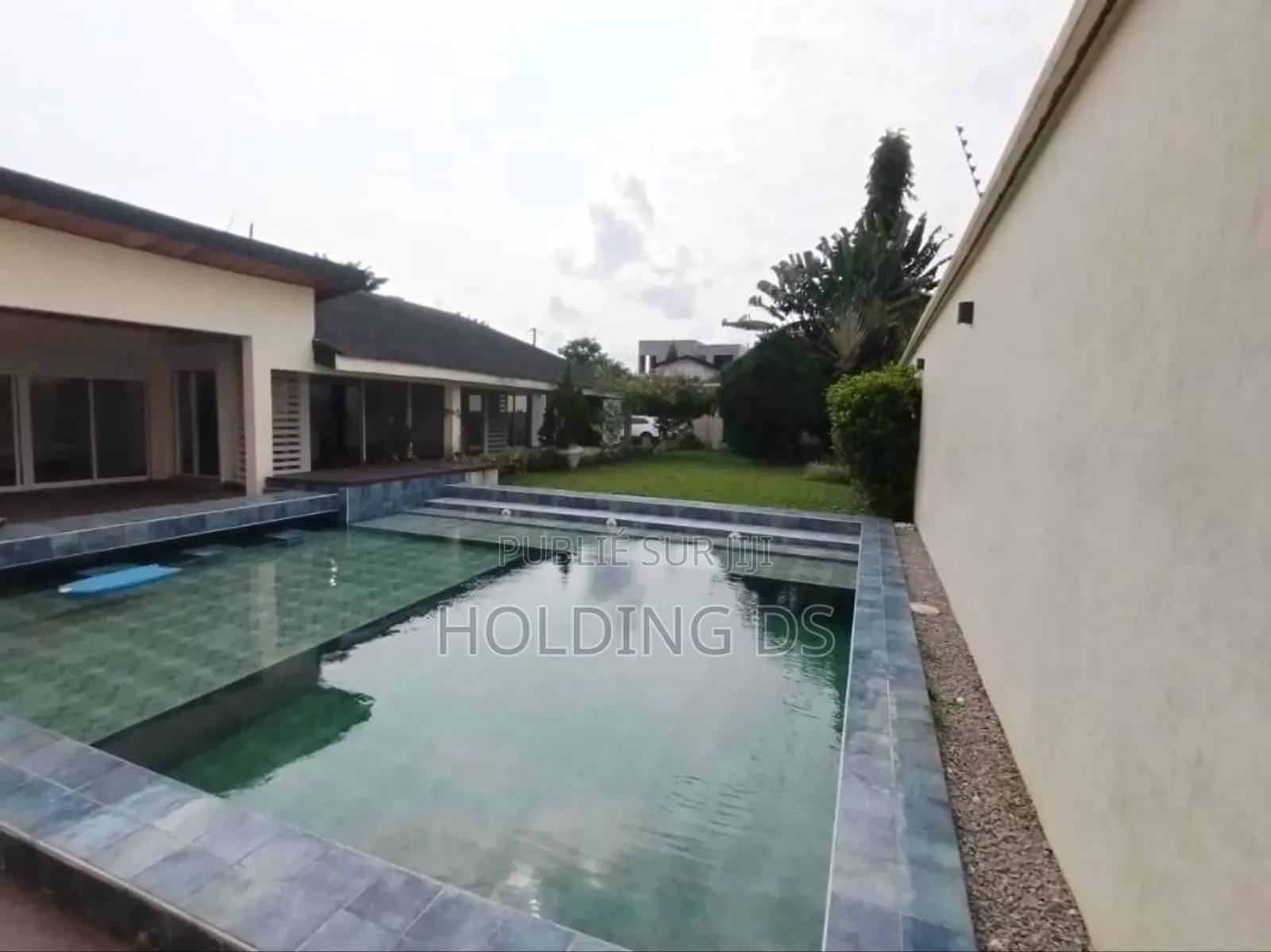 Furnished 3chbre Villa dans Location Immobilière, Cocody à Vendre