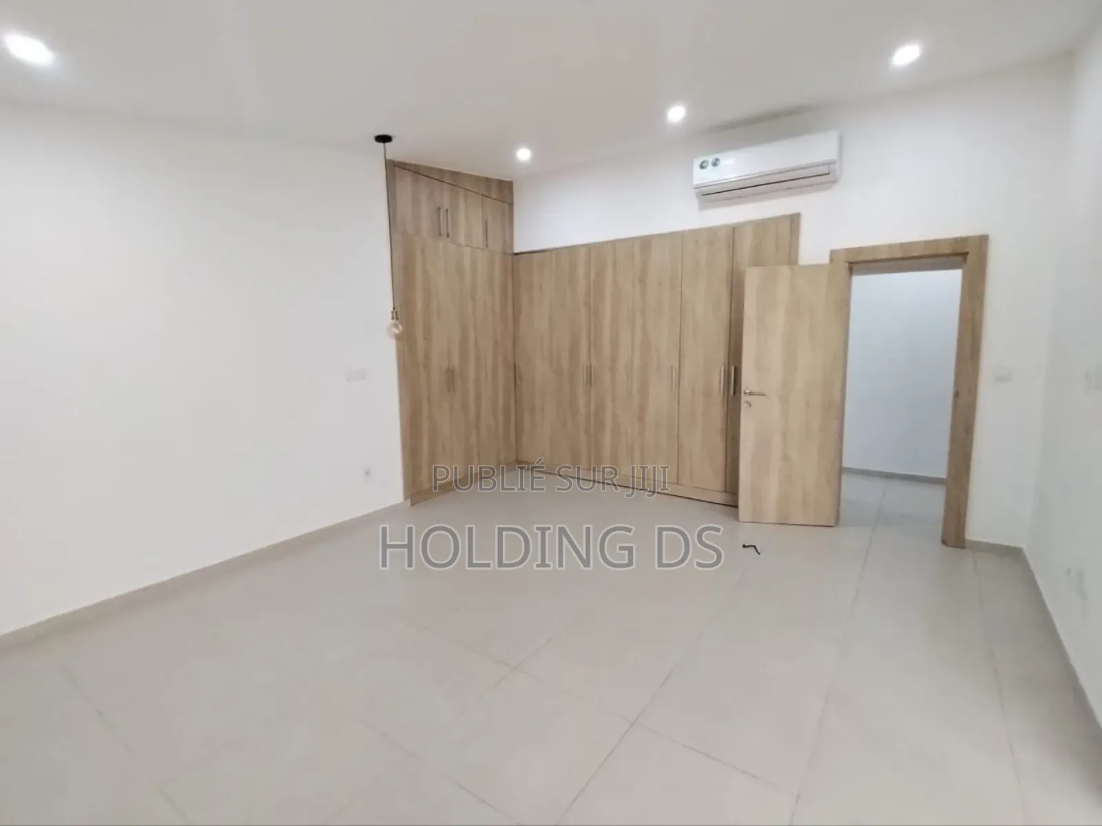 Furnished 3chbre Villa dans Location Immobilière, Cocody à Vendre