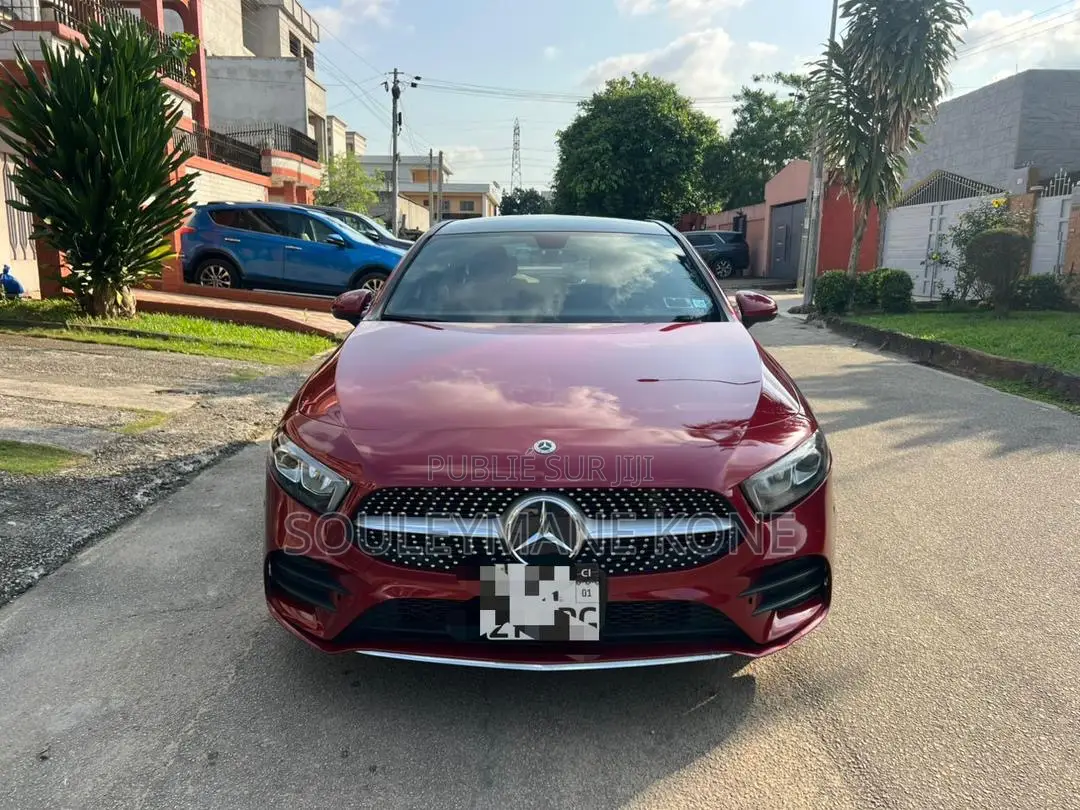 Mercedes-Benz 220 2022 Rouge