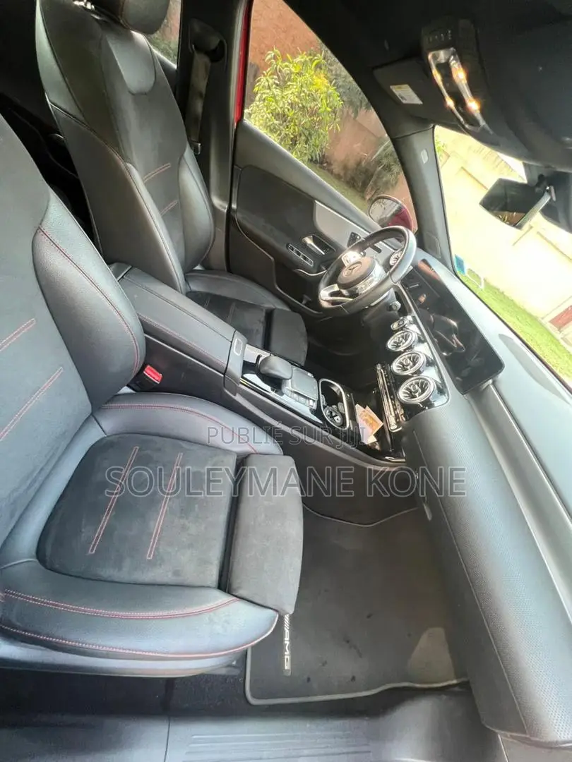 Mercedes-Benz 220 2022 Rouge