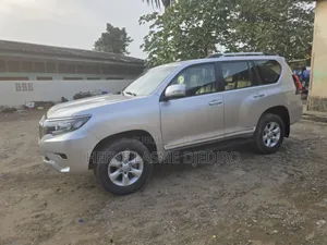 Toyota Land Cruiser Prado 2012 Gris