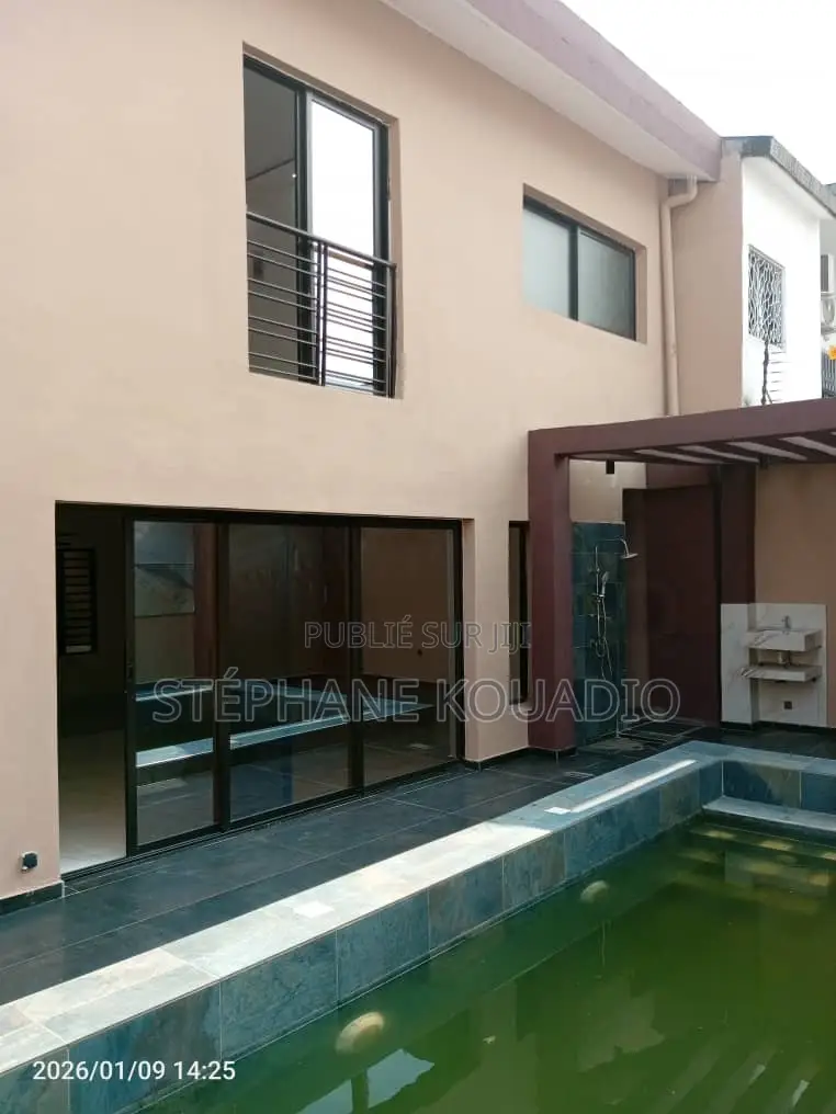 6chbre Duplex dans Cocody à Vendre