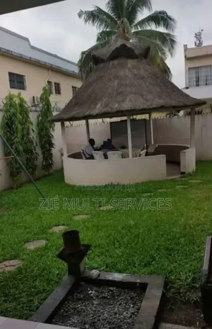 8chbre Duplex dans Zié Multi-Service, Deux Plateaux à Vendre