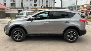 Toyota RAV4 LE AWD (2.5L 4cyl 6A) 2016 Argenté