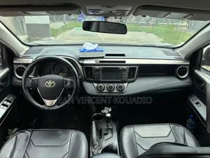 Toyota RAV4 LE AWD (2.5L 4cyl 6A) 2016 Argenté