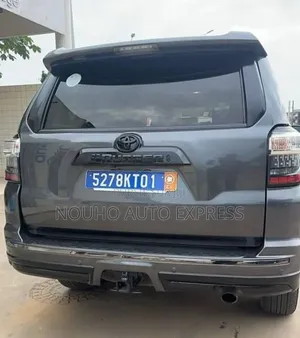 Toyota 4-Runner 2020 Gris