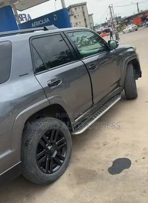 Toyota 4-Runner 2020 Gris