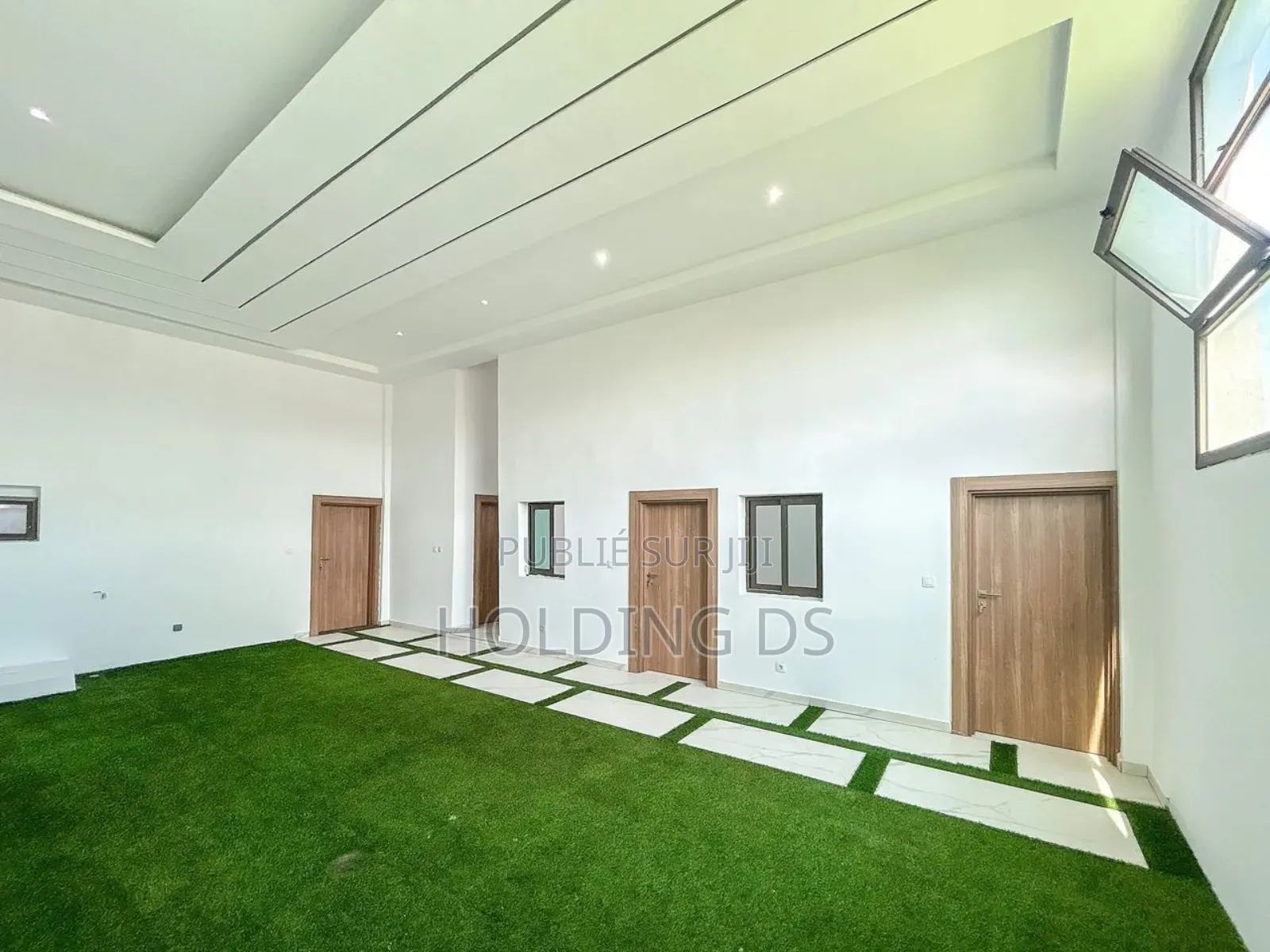 Furnished 5chbre Duplex dans Location Immobilière, Cocody à Vendre