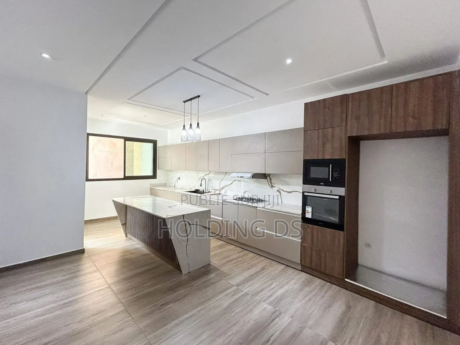 Furnished 5chbre Duplex dans Location Immobilière, Cocody à Vendre