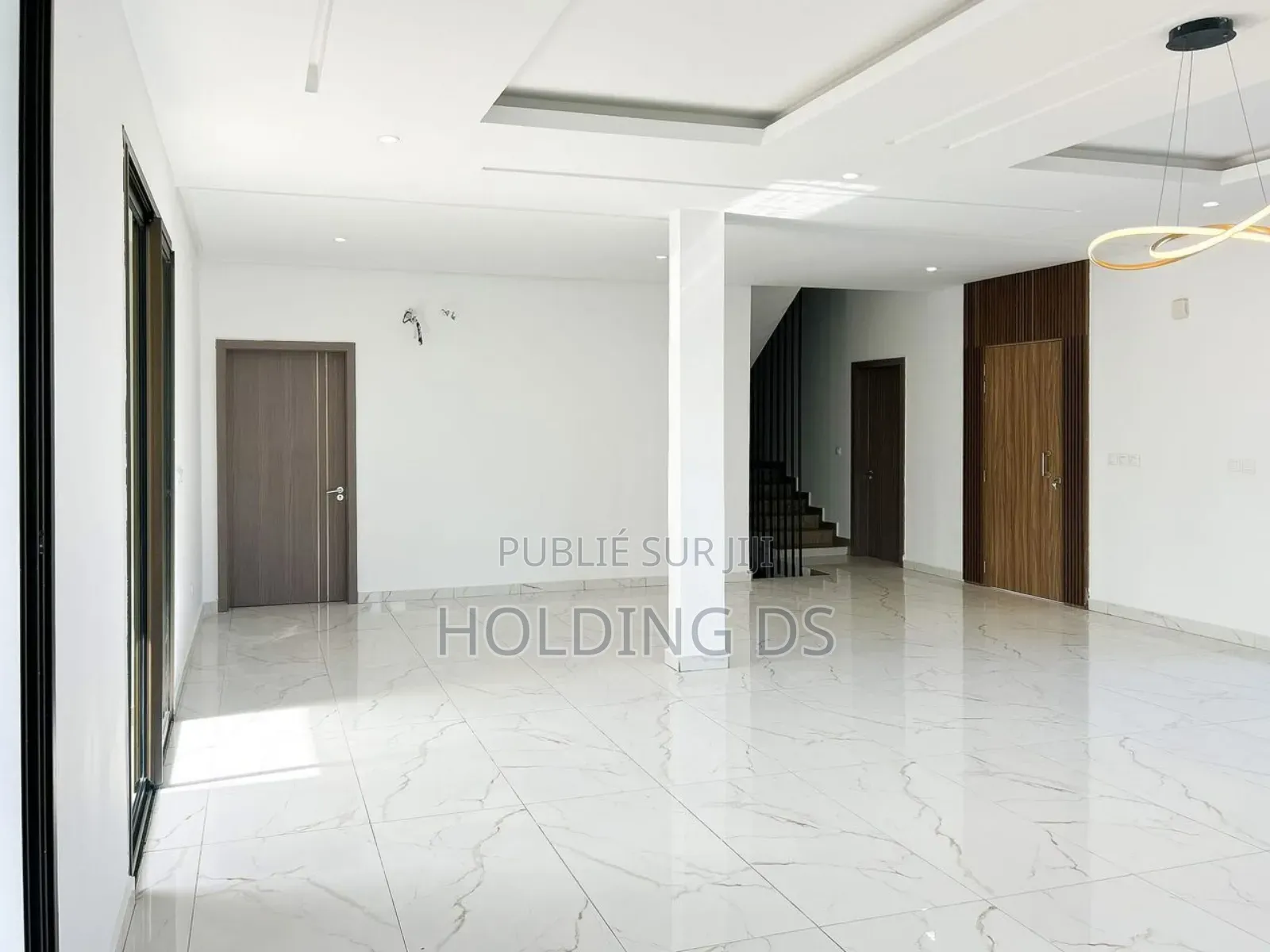 Furnished 5chbre Duplex dans Location Immobilière, Cocody à Vendre