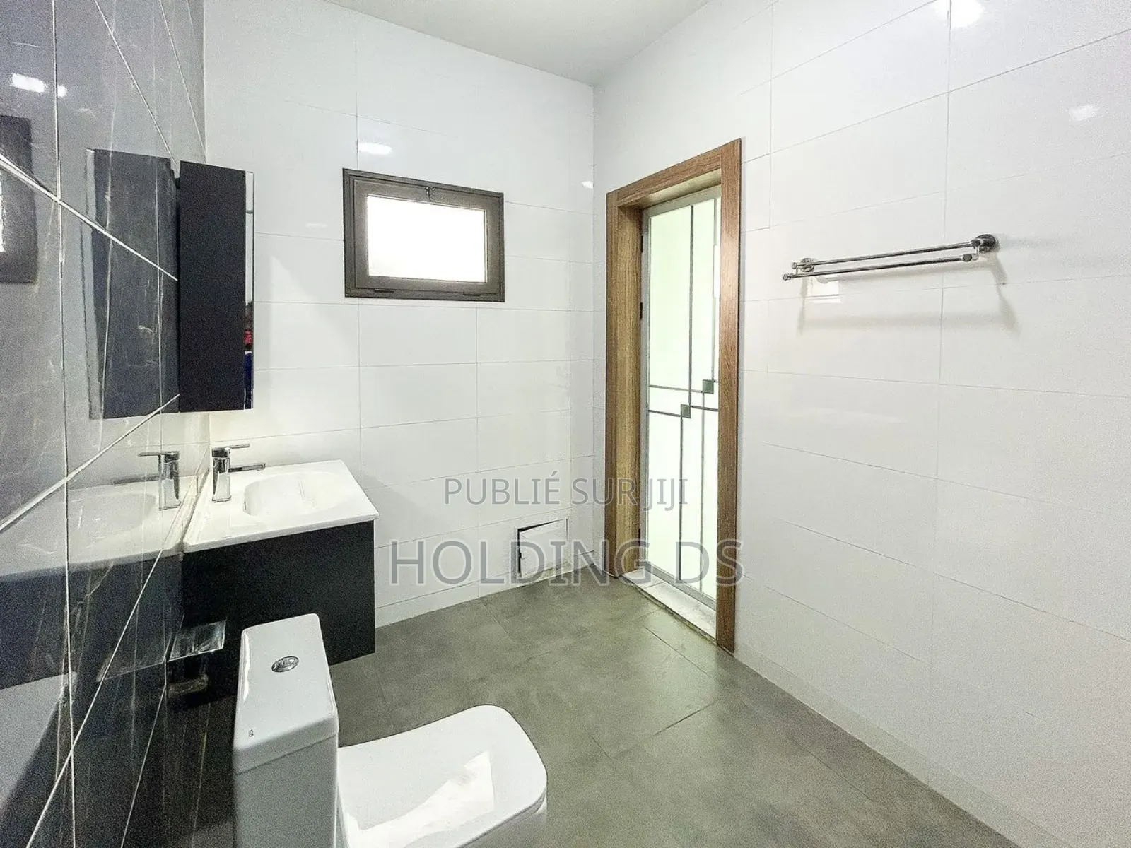 Furnished 5chbre Duplex dans Location Immobilière, Cocody à Vendre