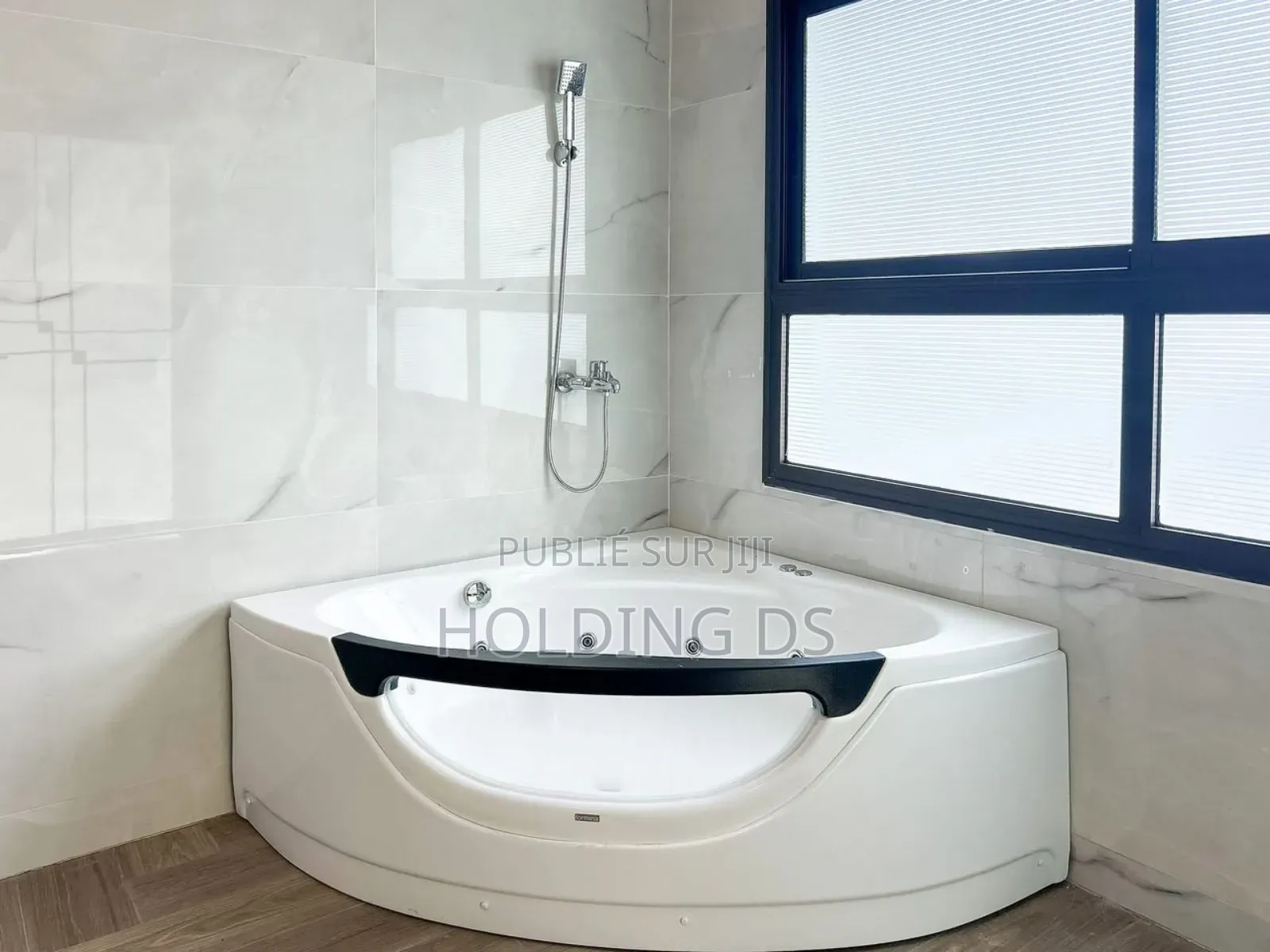 Furnished 5chbre Duplex dans Location Immobilière, Cocody à Vendre