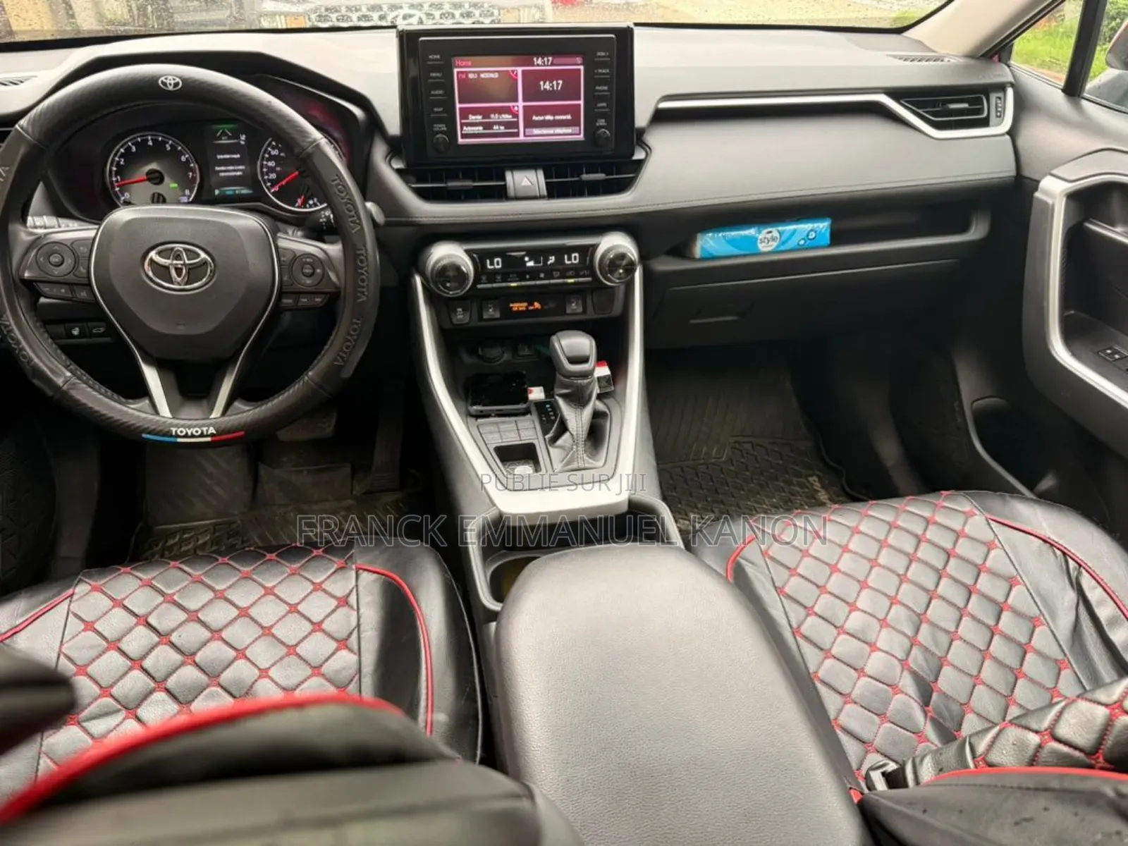 Toyota RAV4 LE 2021 Rouge