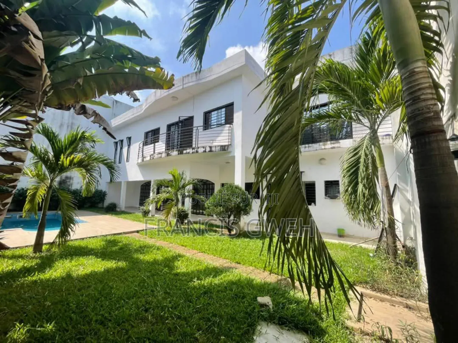 5chbre Duplex dans Francis Gweh, Cocody à Vendre