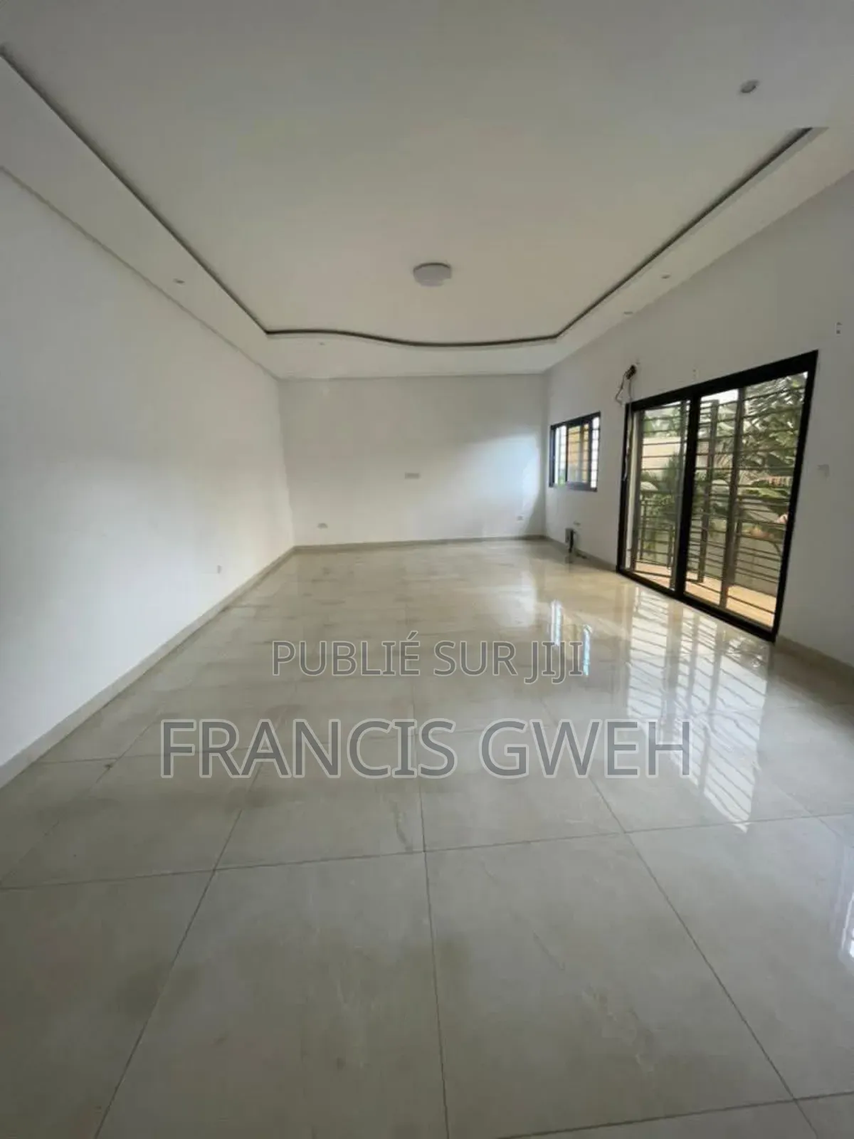 5chbre Duplex dans Francis Gweh, Cocody à Vendre