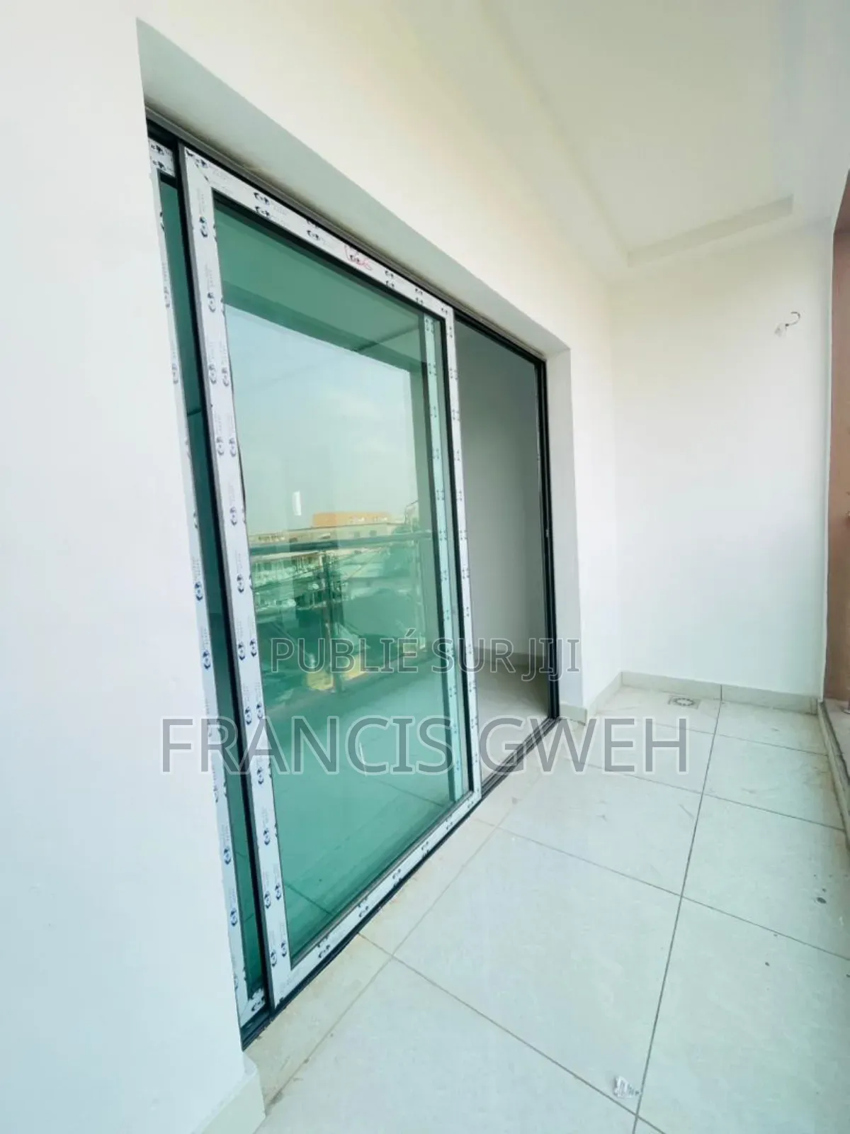 2chbre Appartement dans Francis Gweh, Cocody à Louer