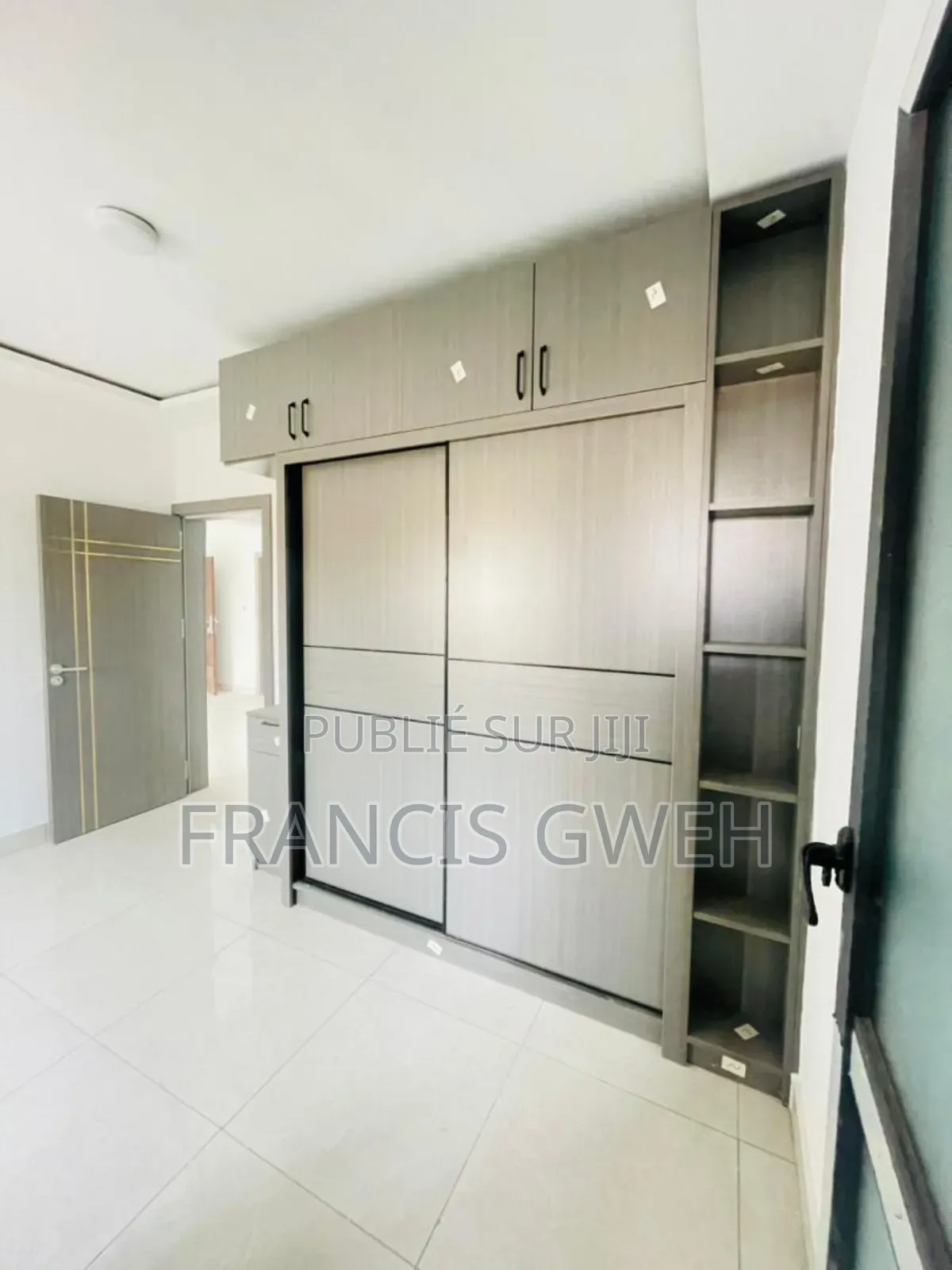 2chbre Appartement dans Francis Gweh, Cocody à Louer