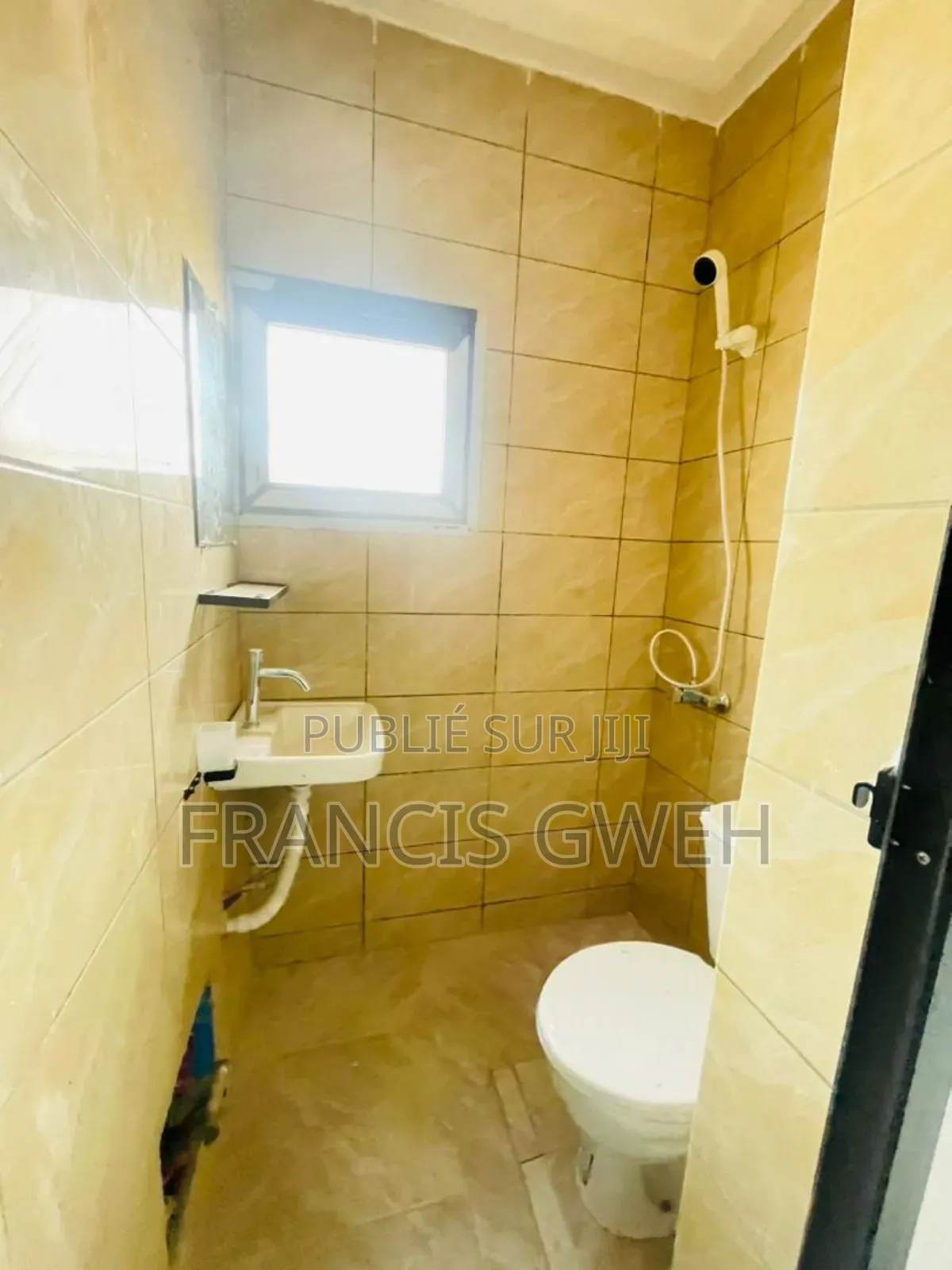 2chbre Appartement dans Francis Gweh, Cocody à Louer