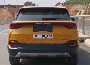 Bestune T77 1.2 FWD 2022 Jaune