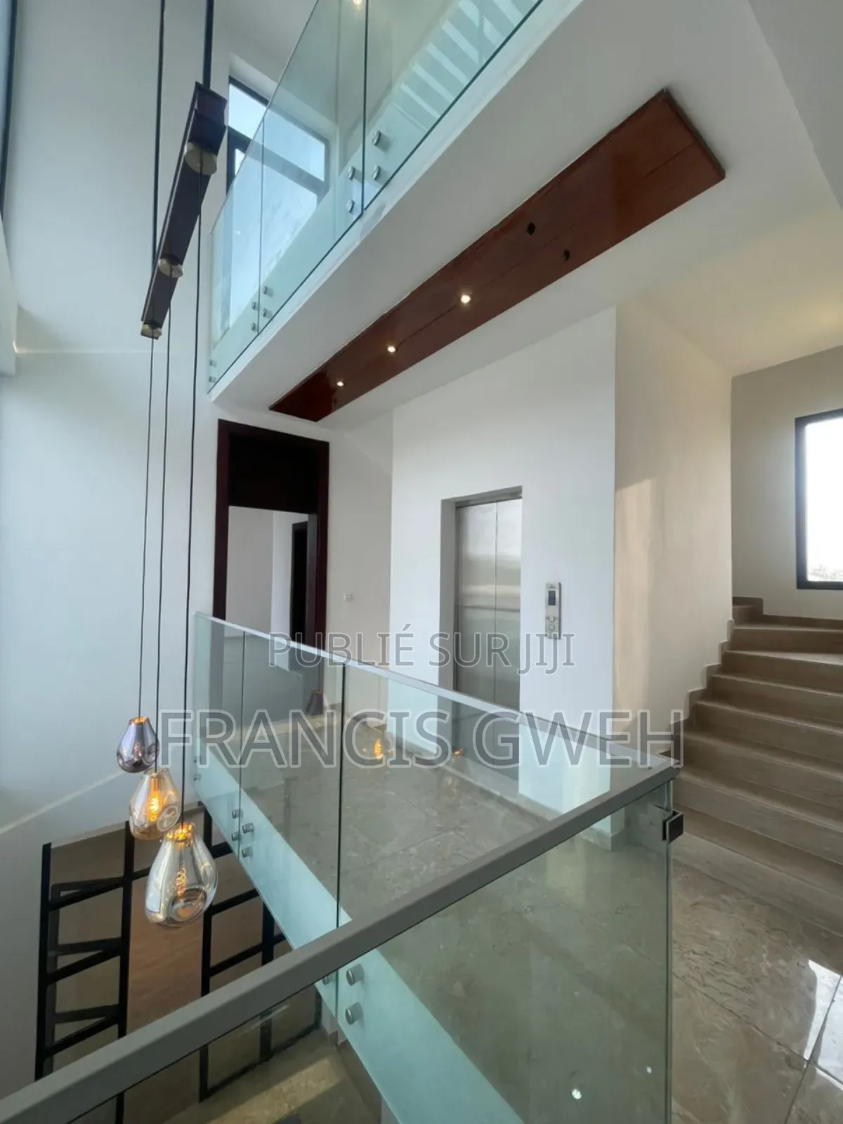 4chbre Duplex dans Francis Gweh, Cocody à Louer